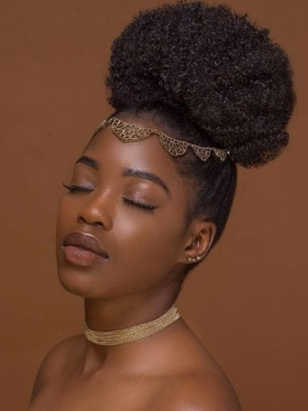 Bridal-Hairstyles-for-4c-Hair-That-Celebrate-Your-Curl-Pattern