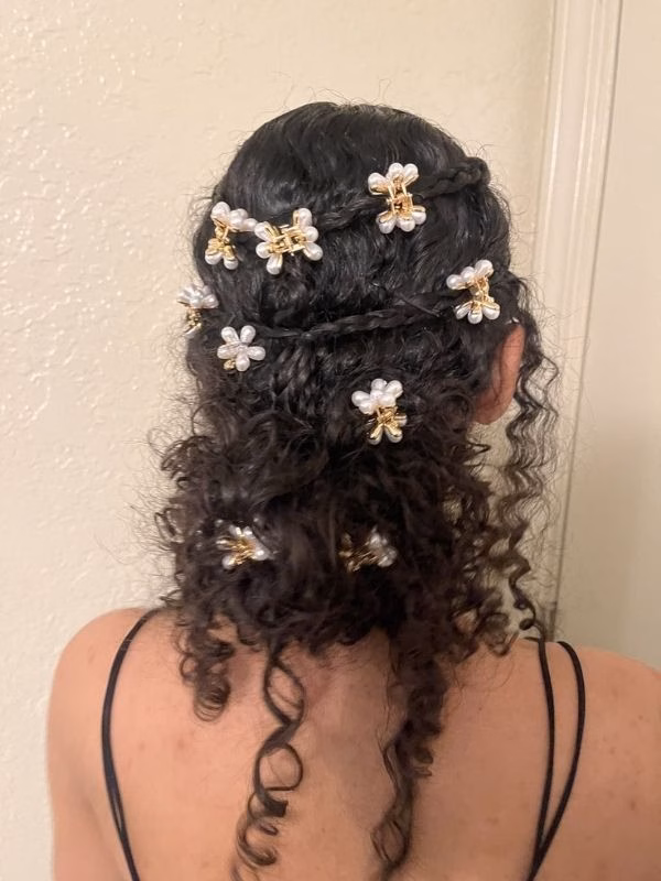 Curly-Bridal-Hair-Idea-for-Wash-and-Go-Brides