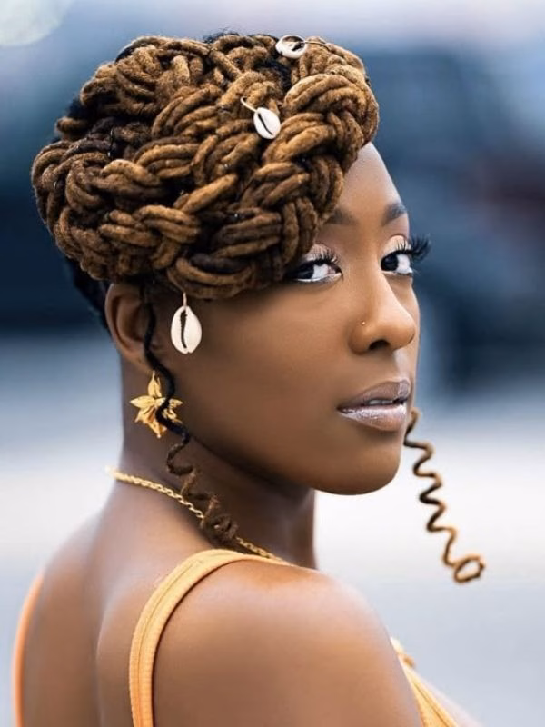 Elegant-Loc-Updos-for-Destination-Weddings