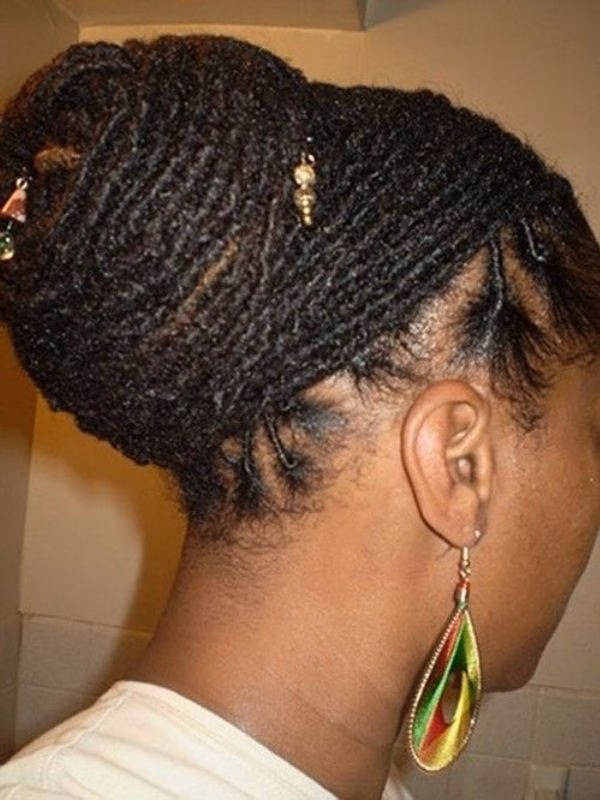 Elegant-Loc-Updos-for-Destination-Weddings