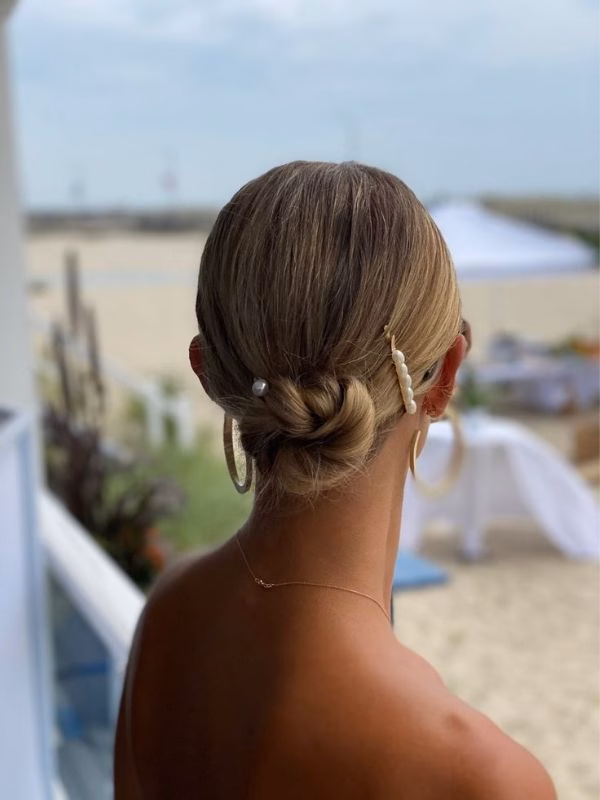 Beach-Engagement-Photo-Hairstyles